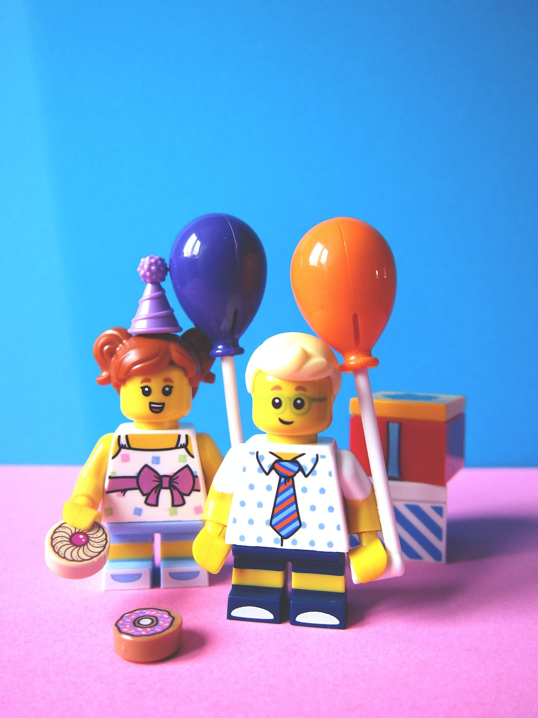 40 years of Lego Minifigures and my 41st birthday next month, I did a little Series 18 minifig shoot. Ain’t they the cutest, look at their lil legs! :D